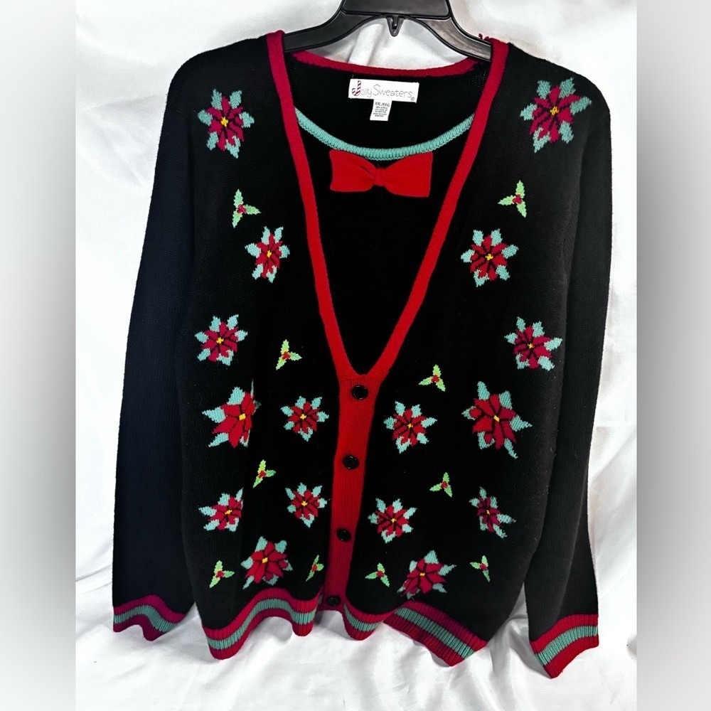 Christmas Inspired Elegant Black Cardigan with Festive‎ Accents